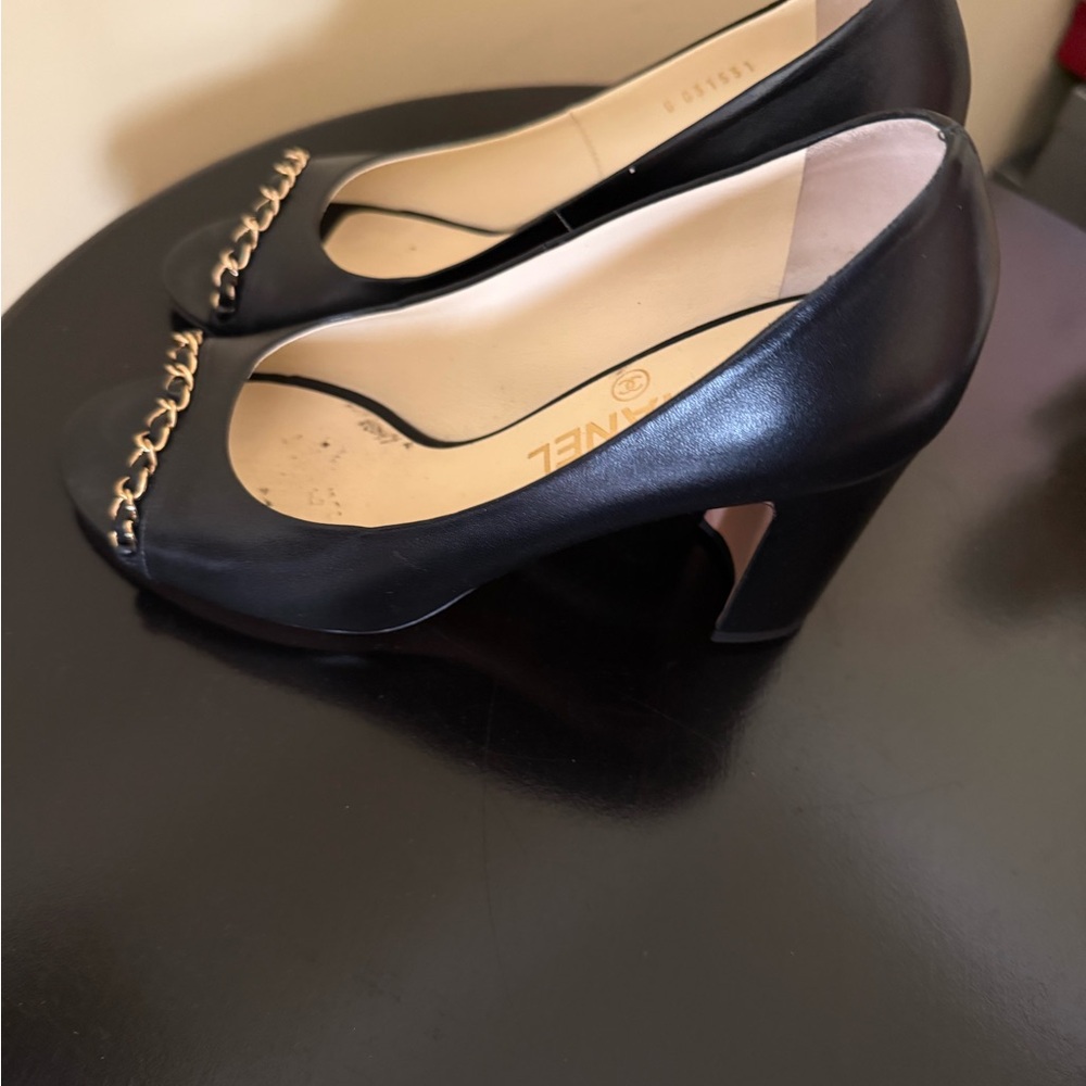 CHANEL Black Leather Lambskin Peep-Toe Pumps with Chain Trim with BOX - Picture 2 of 6
